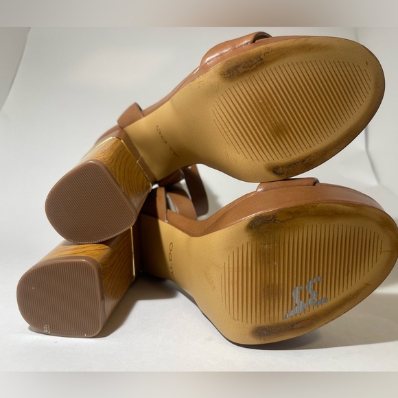 Also Heels - Picture 2 of 6